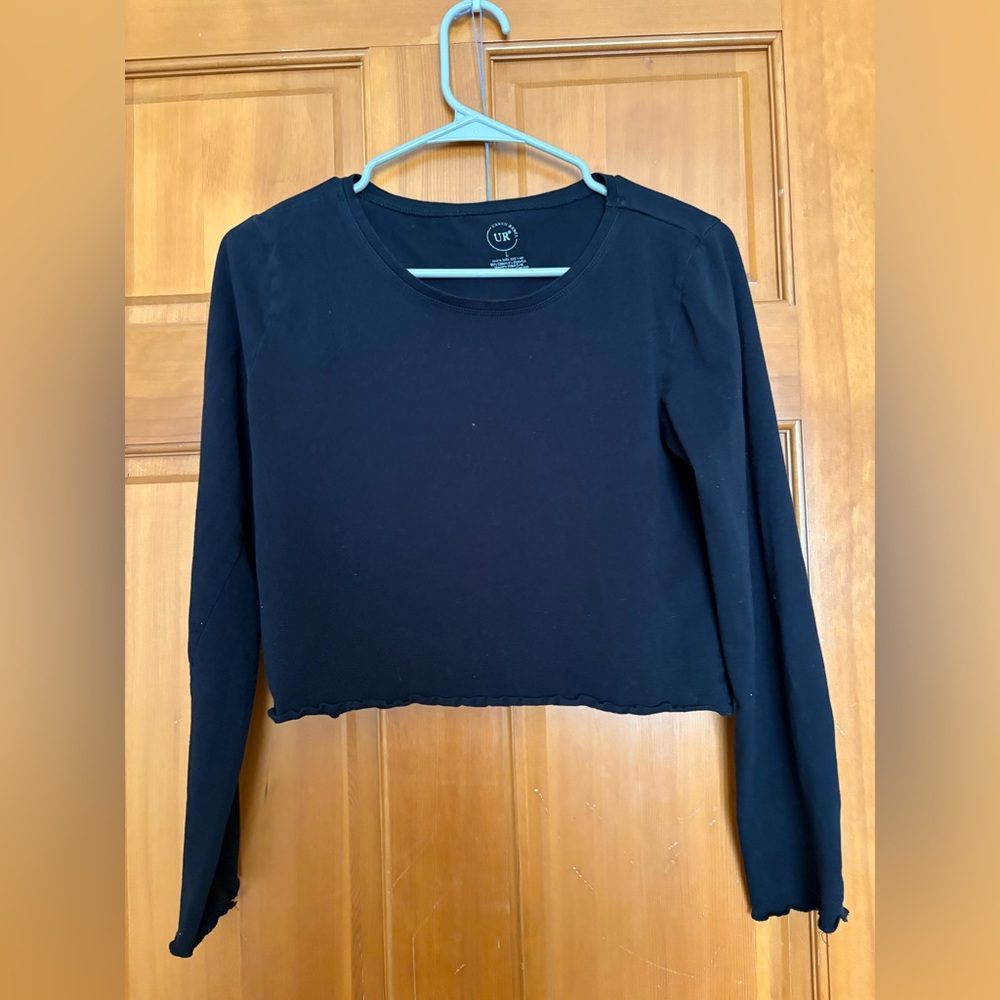 Black Long Sleeve Crop Top